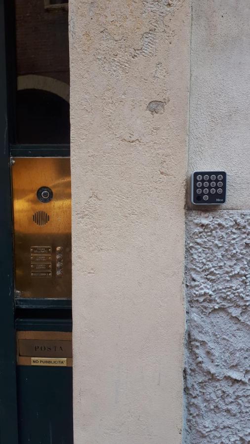 Sottoriva 12 City Center Large Apartment Verona Kültér fotó